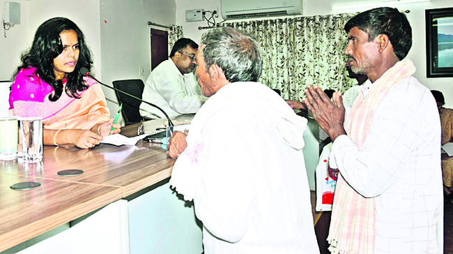 సమస్యలు ఫుల్...పరిష్కారం నిల్...1