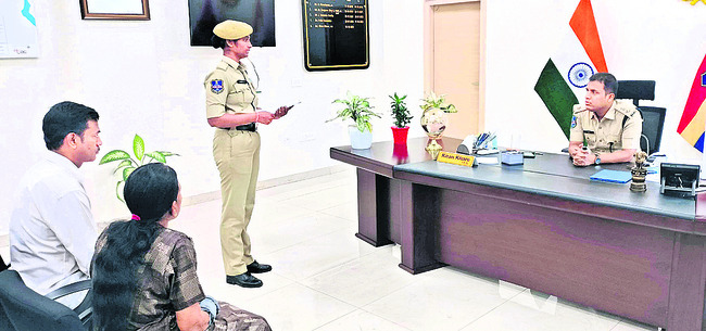 ఫిర్యాదులపై స్పందించాలి1