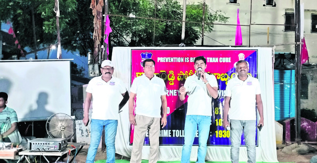 ప్రజావాణికి అధికారులు డుమ్మా 2