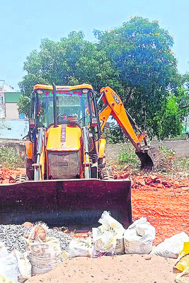 ప్రభుత్వ ఐటీఐ స్థలం కబ్జాకు యత్నం 1