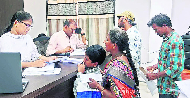ప్రజా సమస్యల పరిష్కారానికి ప్రాధాన్యం1