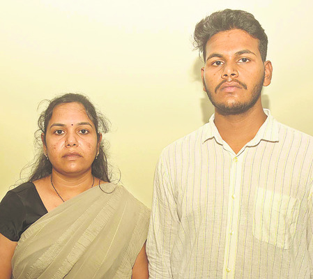 అనర్హులకు ఉద్యోగాలిచ్చారు
1