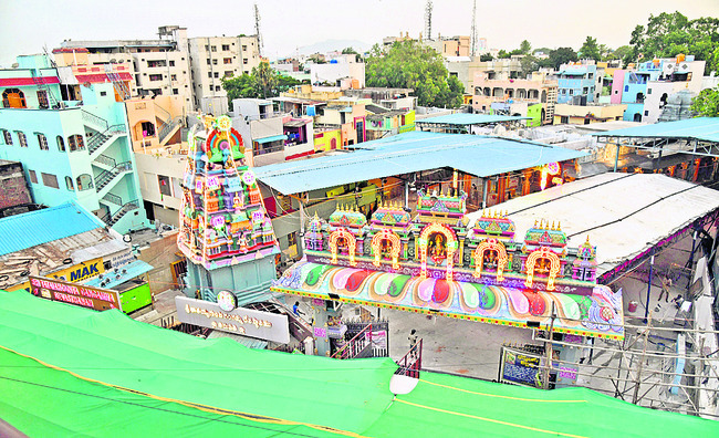 రాష్ట్ర పండుగకు పేలవంగా ఏర్పాట్లు
1