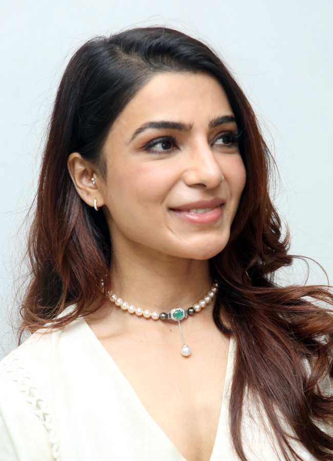 samantha interview at shubham movie event15