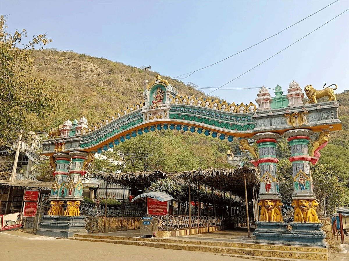 Talupulamma Lova Temple in Kakinada district2