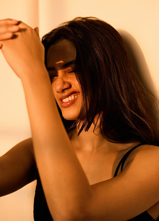 Tollywood Actress Bhagyashri Borse Birthday Special Pics10