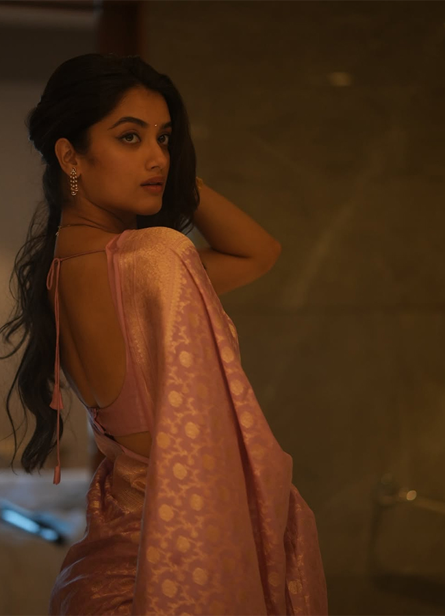 Tollywood Actress Bhagyashri Borse Birthday Special Pics13