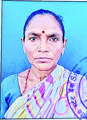 విద్యుదాఘాతానికి మహిళా రైతు బలి 1