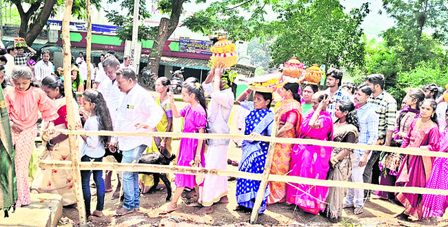ఘనంగా అమ్మవార్ల ఉత్సవాలు1