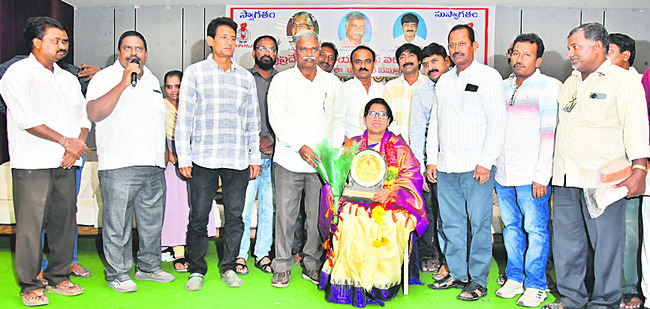 జర్నలిస్టులకు ప్రత్యేక హెల్త్ కార్డులు ఇస్తాం 1