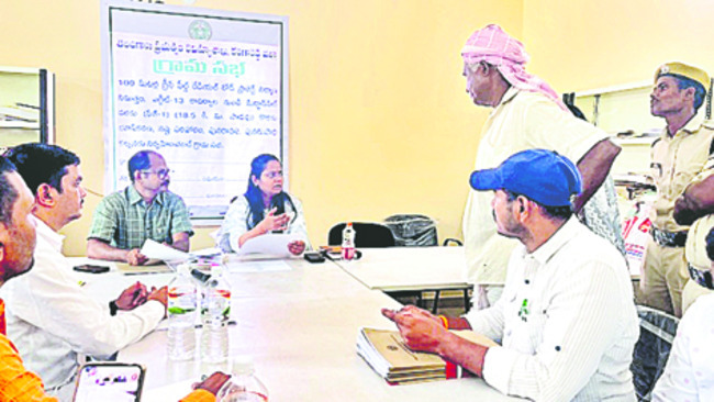 మార్కెట్ ధరకు మూడు రెట్ల పరిహారం1