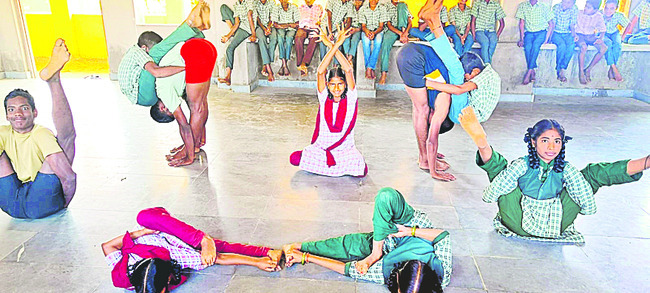ఫలితాల్లో రోల్ మోడల్1