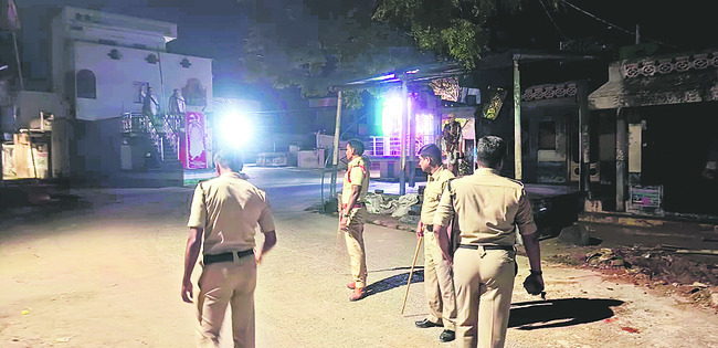 జాతిపిత విగ్రహం తొలగింపులో వివాదం 1