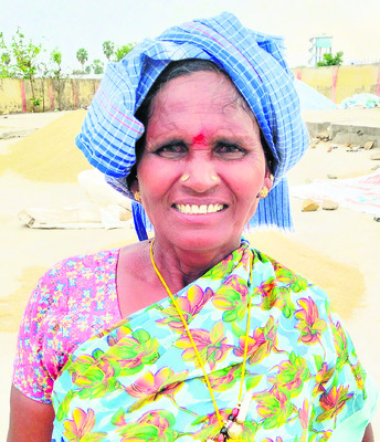 ఎగుమతికి లారీలేవీ?2