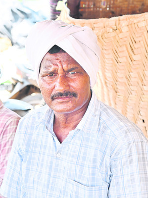 ఎగుమతికి లారీలేవీ?5