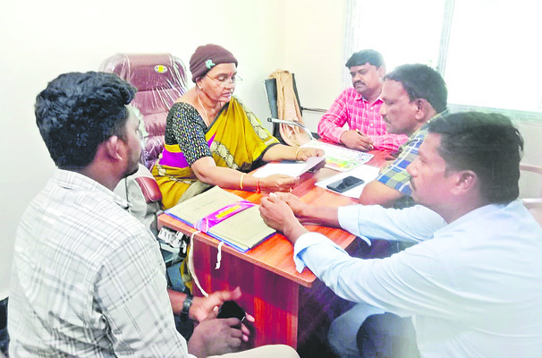 కార్యదర్శిపై విచారణ 1