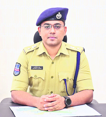 సైబర్‌ నేరగాళ్లతో అప్రమత్తంగా ఉండాలి1