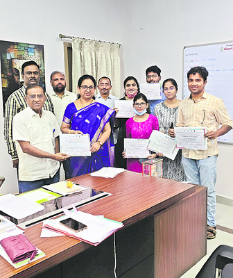 కృష్ణా జిల్లా కలెక్టర్కు రెడ్ క్రాస్ రాష్ట్ర అవార్1