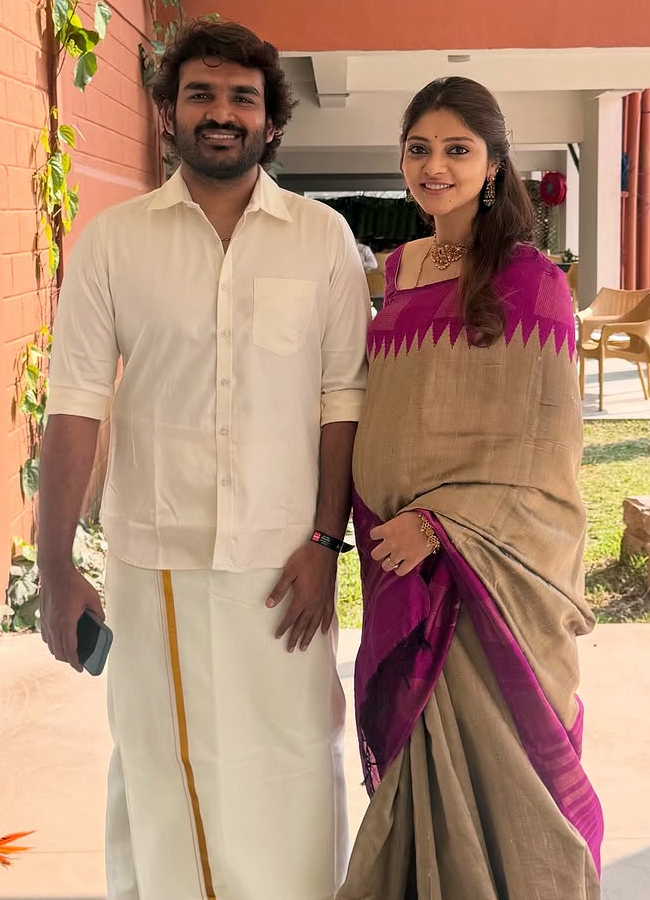 Hero kiran abbavaram wife rahasya gorak seemantham photos6
