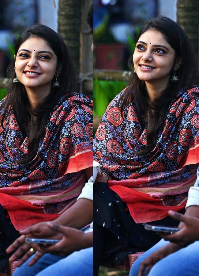 Hero kiran abbavaram wife rahasya gorak seemantham photos9