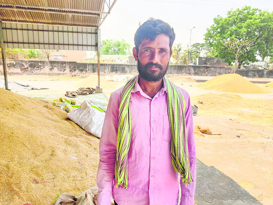ఎగుమతికి లారీలేవీ?2