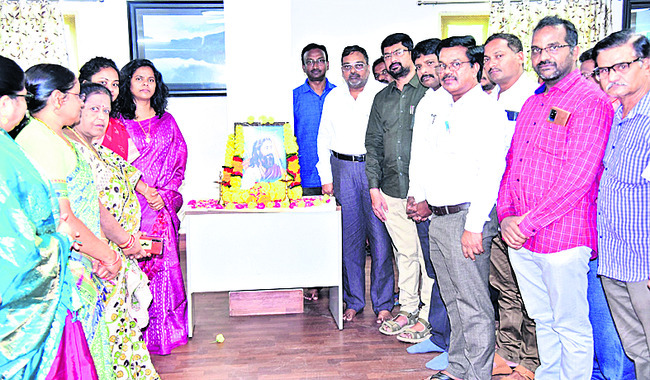 అల్లూరికి ఘన నివాళి 1