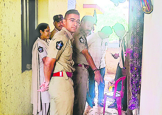 పాపేం చేసింది పాపం! 2