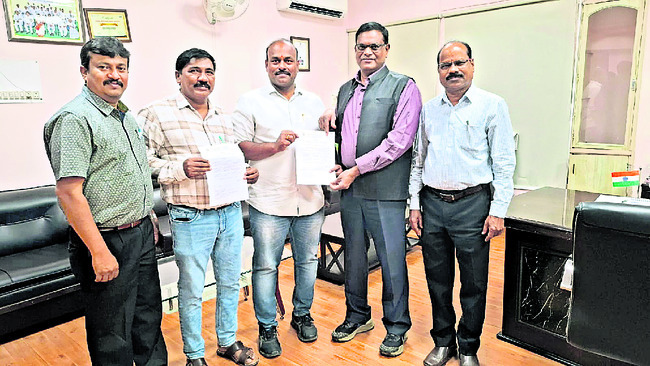 అమ్మవారికి భద్రపీఠసేవ1