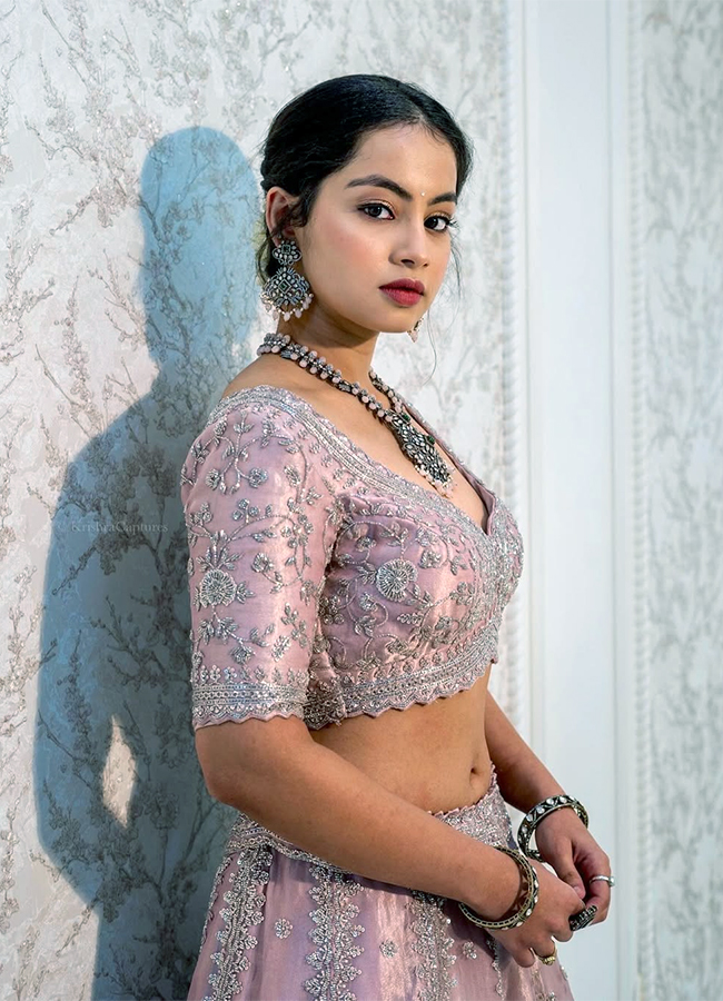 Tollywood Actress Shriya Kontham Viral photos 4