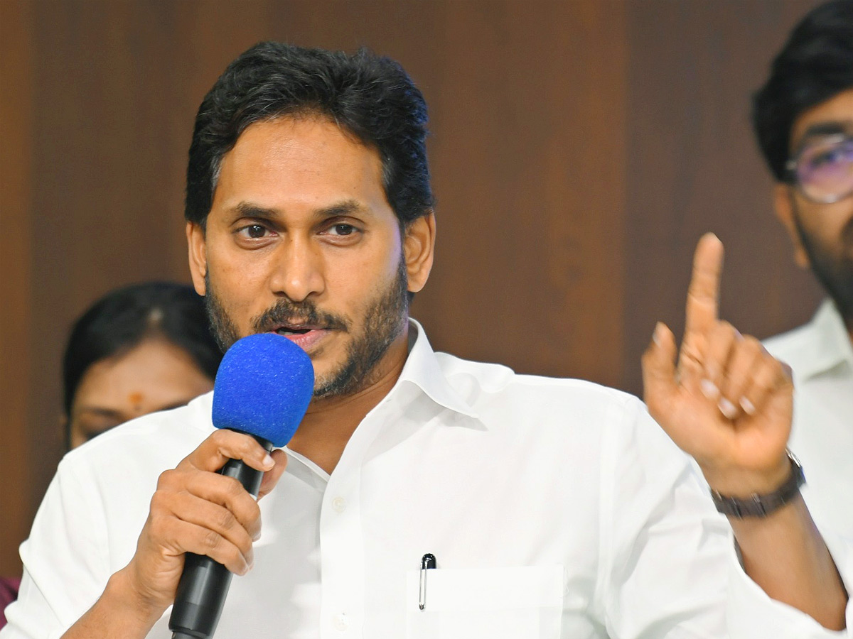 YS Jagan Meeting With Party Leaders At Rajampet,Madakasira Photos10