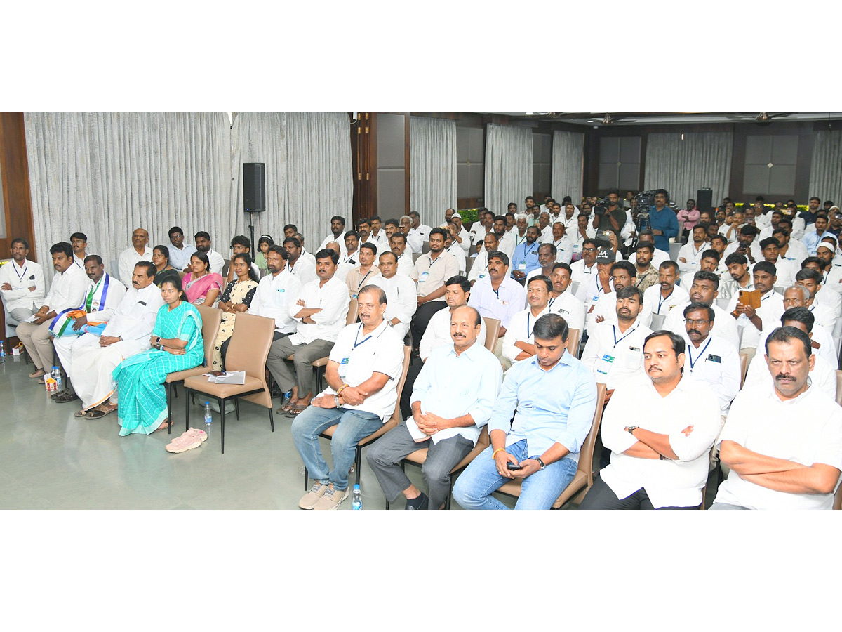 YS Jagan Meeting With Party Leaders At Rajampet,Madakasira Photos2