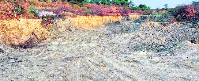 కీలకాధికారి పాత్ర
2