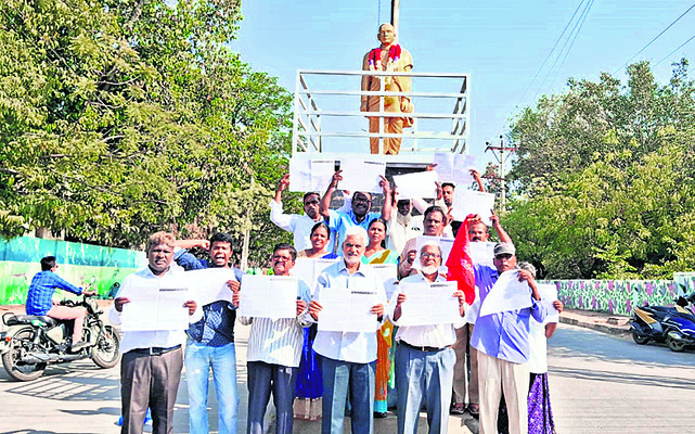 ‘హంద్రీ–నీవా కాలువను వెడల్పు చేయకుండా లైనింగ్‌ పనులు చే1