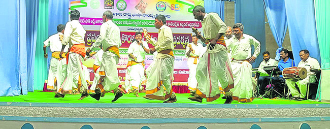 600 మంది.. 8 గంటలు1