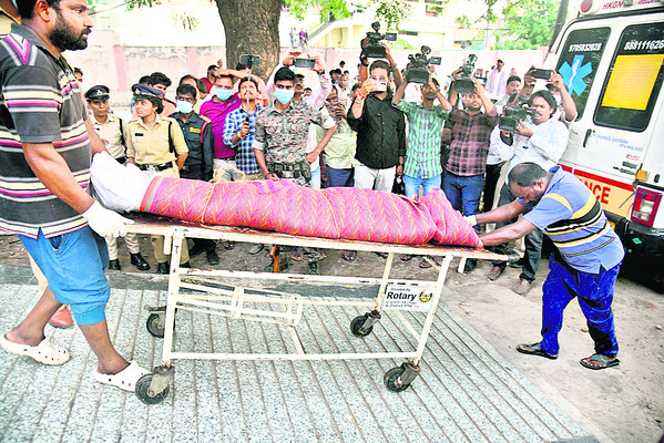 పోస్టుమార్టం అంతా గోప్యం!3