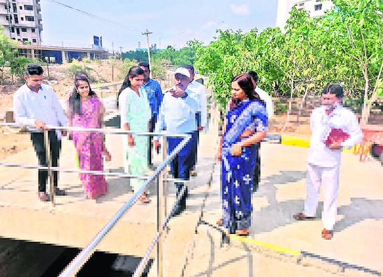 ‘గ్రేటర్’ పరిధిలో జోరుగా మట్టి, మొరం దందా7