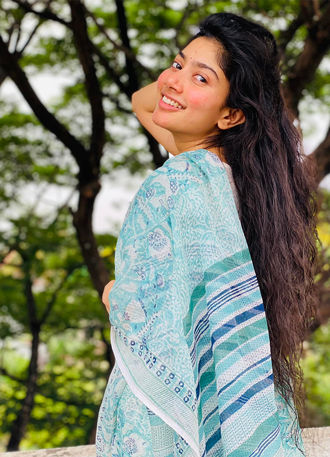 Actress Sai Pallavi Birthday Pics 13