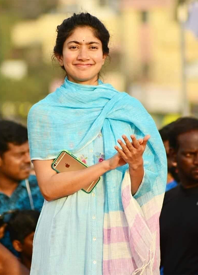 Actress Sai Pallavi Birthday Pics 17