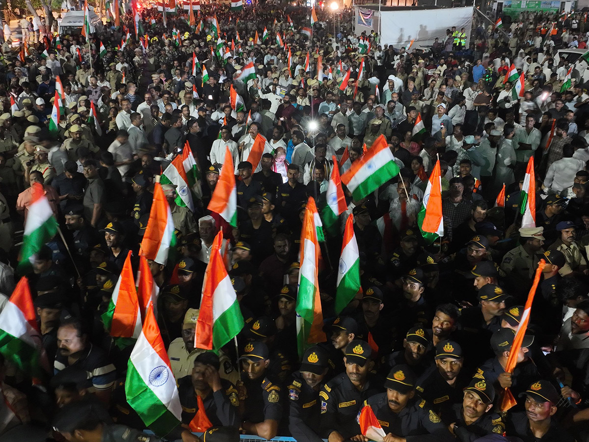 హైదరాబాద్ : సైన్యానికి సంఘీభావం..సీఎం రేవంత్‌ క్యాండిల్ ర్యాలీ (ఫొటోలు ...