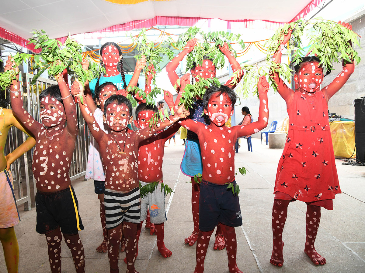 Devotees : Tirupati Gangamma Jatara Festival Photos10