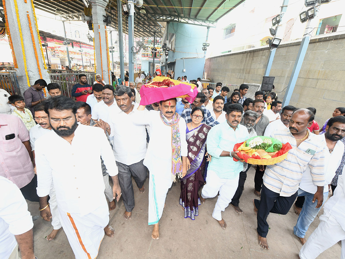 Devotees : Tirupati Gangamma Jatara Festival Photos11
