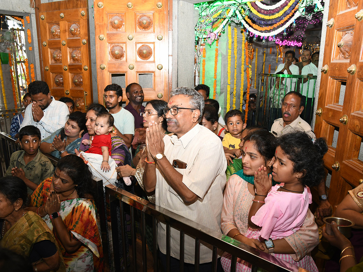 Devotees : Tirupati Gangamma Jatara Festival Photos15