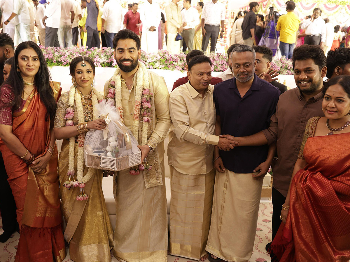 తమిళ సినీ నిర్మాత కూతురి పెళ్లిలో ప్రముఖులు (ఫోటోలు) | Dr IshariK ...