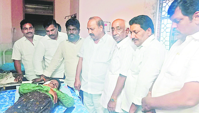 కూటమి పాలనలో విలేకర్లపై పెరిగిన దాడులు 1