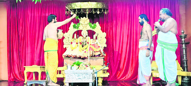 రామయ్యకు పునర్వసు పట్టాభిషేకం2