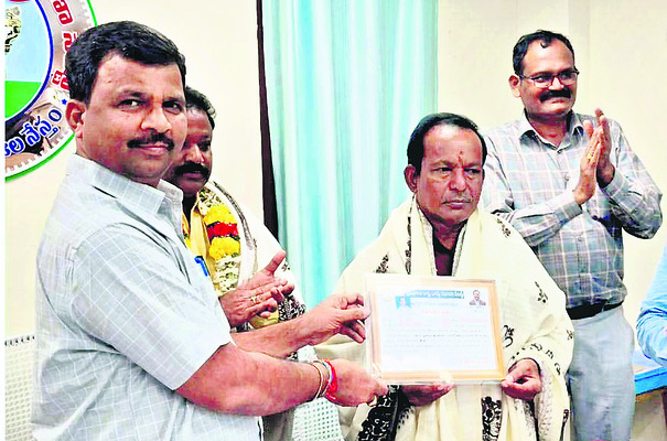 ఆర్టీసీ రిటైర్డ్‌ ఉద్యోగులకు సత్కారం 2