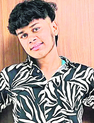 రైలు కిందపడి ప్రియుడి ఆత్మహత్య 1