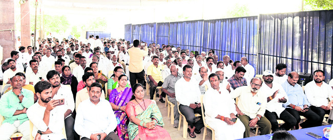 చంద్రబాబు ప్రభుత్వాన్ని నిలదీద్దాం1