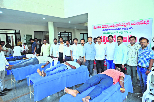 కలెక్టరేట్‌లో రక్తదాన శిబిరం 1