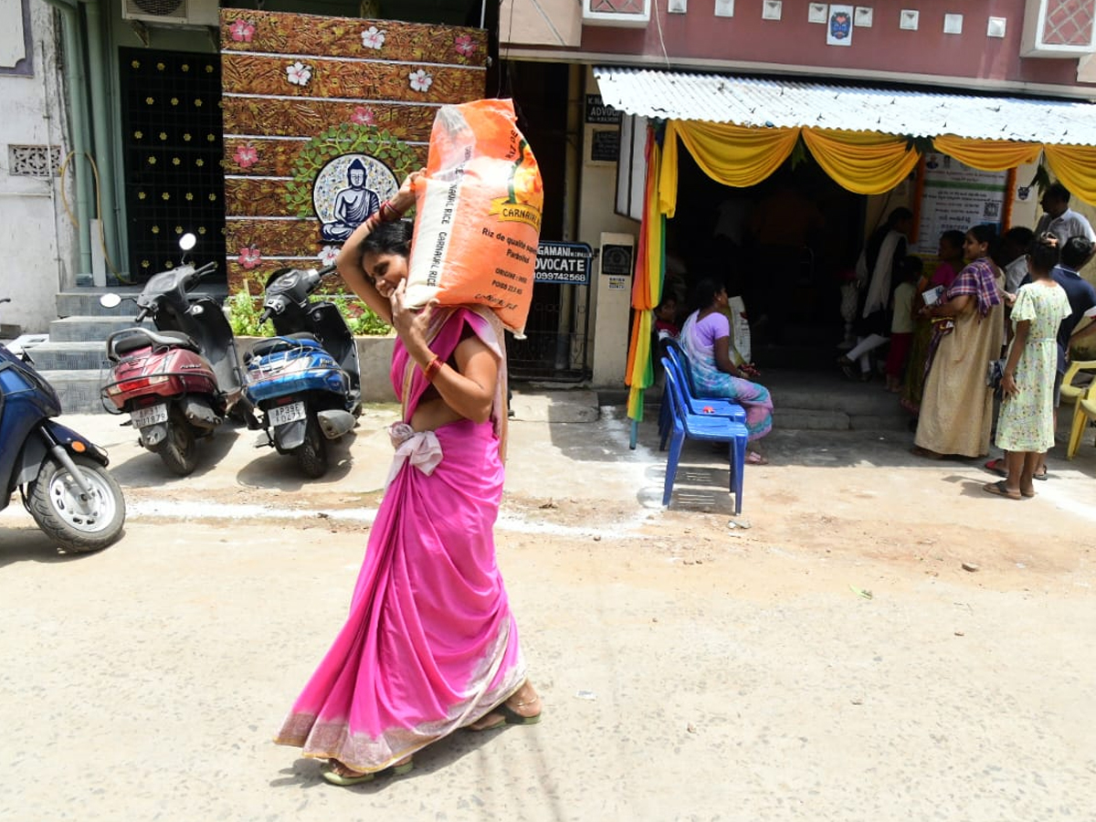 andrapradesh government stops ration door delivery2